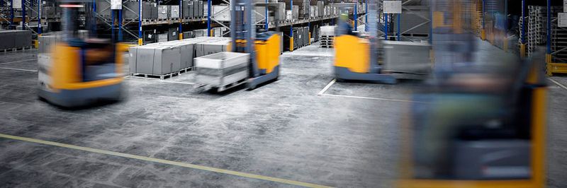 Der Abnehmer der über 1000 Li-Ion-Maschinen von Jungheinrich kann sich das Vorhalten von Zweitbatterien und Wechselvorrichtungen für die Geräte zukünftig sparen.