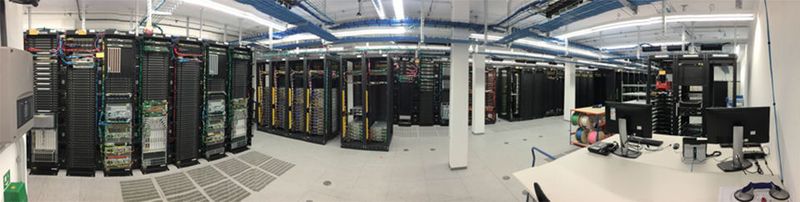 Bei voller Auslasung des Rackspace-Rechenzentrums in Frankfurt am Main werden 1.200 Server werkeln. Nicht im Angebot: Public Cloud von Rackspace, aber Managed Multi-Cloud mit Anbindung von AWS, Azure und alsbald auch Google Cloud Platform.