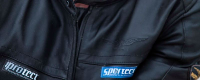 Peter Zitzmann ist Versicherungsprofi, leidenschaftlicher Motorradfahrer und Kenner der Motorradhändlerszene.