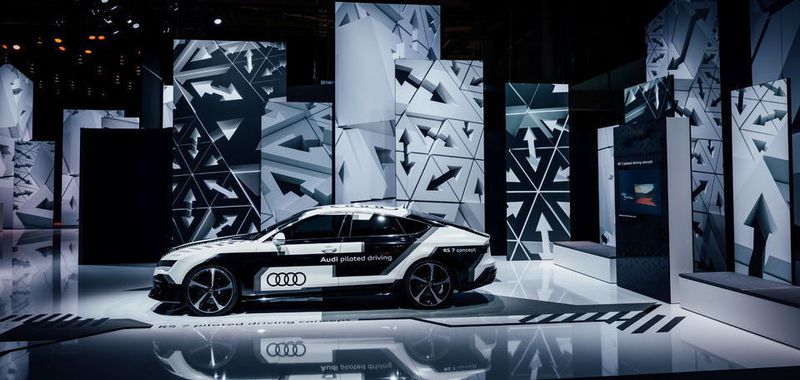 Bereits heute testet AUDI regelmäßig autonome Fahrzeuge des Modells „A7 piloted driving concept“ auf der A9.