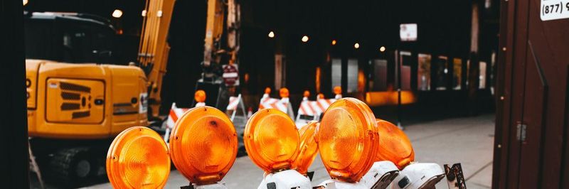 Viele Unternehmen betrachten ihre PowerPoints resignierend als ungeliebte Dauerbaustelle. Mit den richtigen Tipps, können Präsentationen aber zum Erfolg werden.