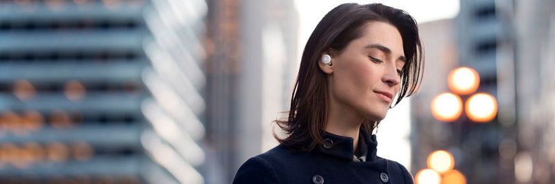 „Here One“, die In-Ear-Ohrstöpsel von Doppler Labs, können die Lautstärke von Umgebungsgeräuschen dynamisch erhöhen oder verringern und – ganz nebenbei – auch Musik streamen.