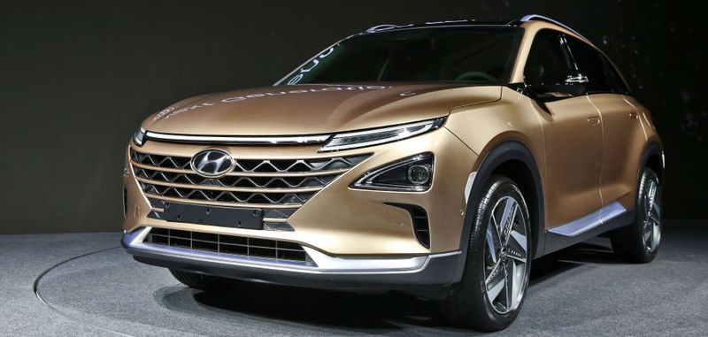Das neue Brennstoffzellen-SUV von Hyundai hat eine Leistung von 120 kW (163PS). Das entspricht einer Leistungssteigerung von 20% gegenüber dem Vorgängermodell.