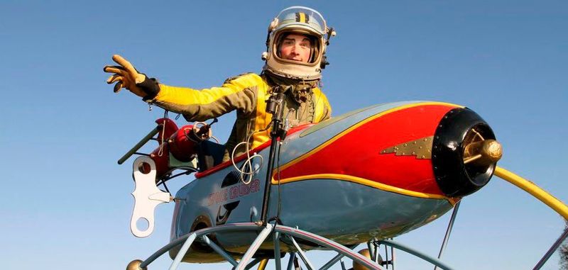 Die farbenfrohen Spacecruiser sind als Walking-Act auf der Maker Faire Hannover unterwegs.