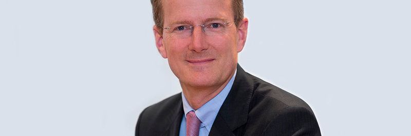 Der promovierte Mediziner Hanns-Peter Knaebel war in den vergangenen acht Jahren Vorstandsvorsitzender der Aesculap AG und vertrat die Sparte Aesculap im Vorstand des Melsunger Medizintechnikherstellers B. Braun Melsungen AG.