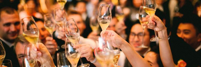 Ob mit Event-CI oder ohne – in jedem Fall müssen Sinneseindrücke, Absender und Ziel der Veranstaltung für einen bleibenden Eindruck bei den Gästen sorgen.