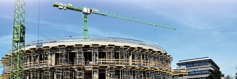 Die Bremsen von Mayr Antriebstechnik sorgen u.a. im spitzenlosen Wolff-Turmdrehkran für sicheren Halt – dies können sie nun auf der eigenen Baustelle unter Beweis stellen.