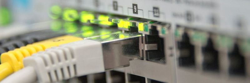 Ethernet-Kabel übernehmen neben der Datenübertragung auch zunehmend die Stromversorgung der Endgeräte.