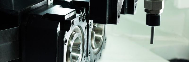 Die Multi-S-Baureihe zeichnet sich durch ihren geringen Platzbedarf aus. Eine Maschine in der Version mit 16 Stationen (hydraulisch oder CNC) inklusive Schaltschrank benötigt rund 15 m².