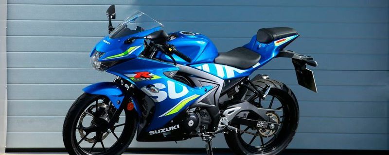 Die "Baby-Gixxer" im Stand.