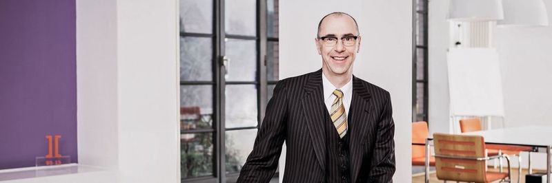 Dirk Stocksmeier, Vorstandsvorsitzender der Berliner init AG, spricht sich für eine stärkere Bündelung der eGovernment-Angebote – auch für die Wirtschaft – aus