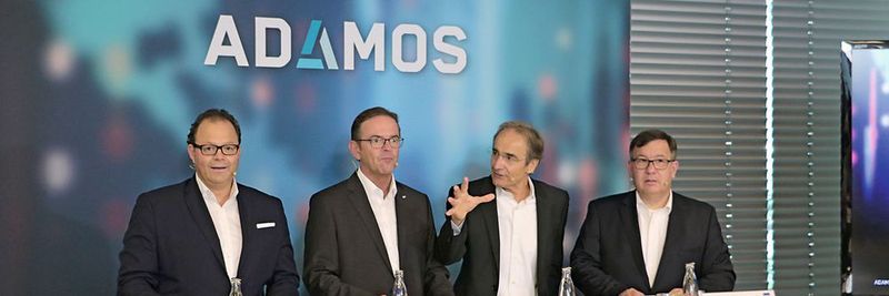 V.l.: Christian Thönes, Vorstandvorsitzender der DMG Mori AG, Ralf W. Dieter, Vorstandsvorsitzender der Dürr AG, Karl-Heinz Streibich, Vorstandsvorsitzender der Software AG und Thomas Spitzenpfeil, CFO und CIO der Zeiss Gruppe.