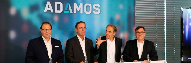 V.l.: Christian Thönes, Vorstandvorsitzender der DMG Mori AG, Ralf W. Dieter, Vorstandsvorsitzender der Dürr AG, Karl-Heinz Streibich, Vorstandsvorsitzender der Software AG und Thomas Spitzenpfeil, CFO und CIO der Zeiss Gruppe.