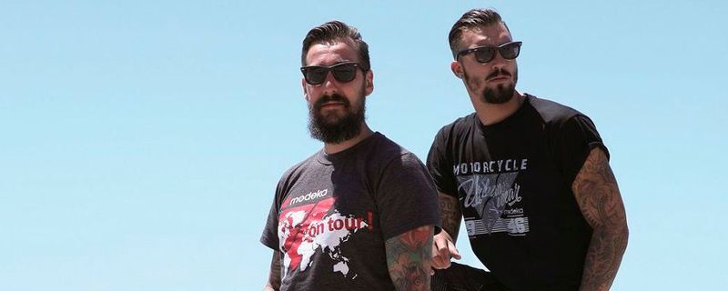 Modeka präsentiert zwei T-Shirts, die als Unterwäsche verwendet werden können aber trotzdem cool aussehen.