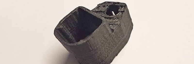 Für die Herstellung von 40.000 Stück dieses Einklebeteils für die Türverkleidung eines Pkws hatte Thomas Pazulla vier Monate Zeit. Das war nur mit Additiver Fertigung lösbar.