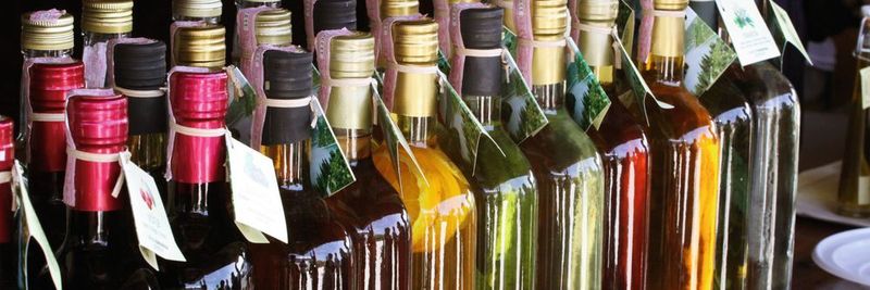 Bei der Produktion von Glasflaschen entstehen Temperaturen von mehr als 1.000 °C. Hierfür sind Komponenten gefragt, die nicht schnell ins Schwitzen kommen.