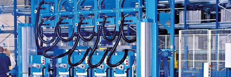 Per RFID zieht eine Testanlage von SGC die jeweiligen Parameter des vorliegenden Produkts aus dem ERP-System.
