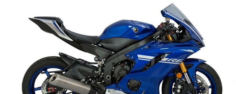 Gilles Tooling stellt Ausrüstung für die brandneue Yamaha YZF-R6 vor.