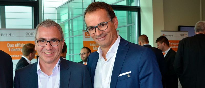 Thomas Neumeier (l.) freut sich auf Andreas Bortoli, seinen neuen Vorstandskollegen bei der Neumeier AG.
