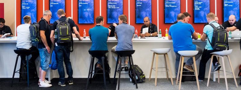 Die "Expert Bar" war Bestandteil des Informationsaustausches der VMworld 2017 in Barcelona. Durch den Artikel von Michael Matzer, der vor Ort war und die Neuigkeiten zusammengefasst hat, können Leser mitdiskutieren.