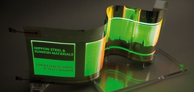 OLED müssen vor Feuchtigkeit und Sauerstoff geschützt werden, damit die organischen Schichten funktionstüchtig bleiben. Edelstahl hat eine ausgezeichnete Barrierewirkung gegen Umwelteinflüsse und eignet sich als Träger der OLED.