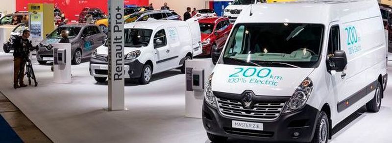 Der Renault-Messestand in Brüssel: Elektromobilität in allen Klassen.