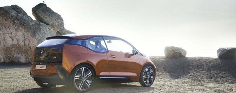 Das BMW i3 Concept Coupé ist das erste vollständig vernetzte Elektrofahrzeug der Welt