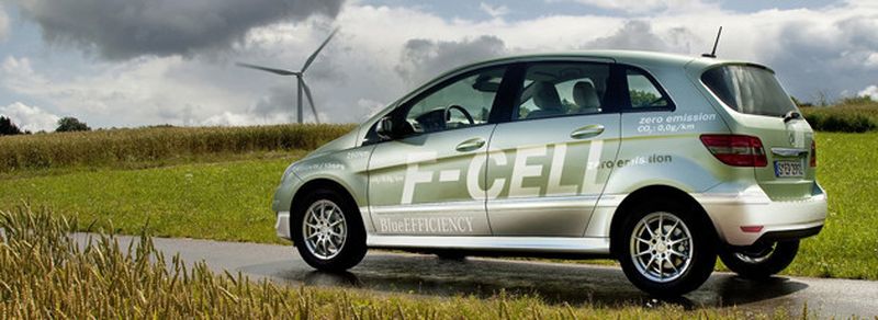 Fast alle Deutschen haben schon einmal von Wasserstoffautos wie diesem Brennstoffzellenfahrzeug B-Klasse F-CELL gehört, die meisten sind davon begeistert