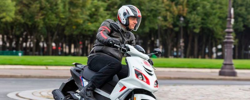 Der neue Peugeot Speedfight 125 kommt mit Voll-LED-Beleuchtung und Sparmotor daher