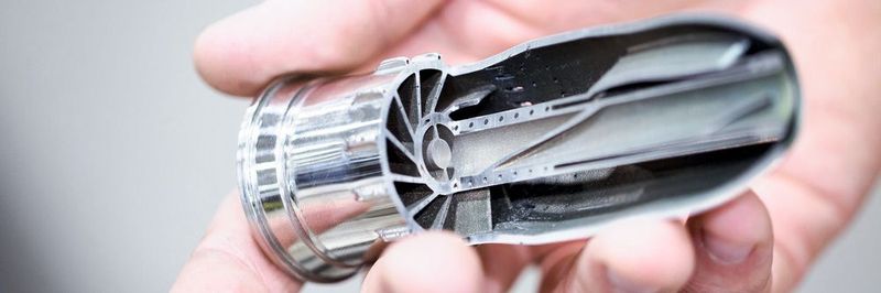 Durch die optimale Innenraumgestaltung spart die neue, 3D-gedruckte Einspritzdüse von GE signifikant Treibstoff.