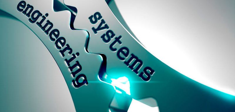 In einem Embedded-System muss das verwendete Betriebssystem unter knappen Ressourcen harte Echtzeit-Anforderungen erfüllen können, Ein "normales" OS reicht hier oft aus diversen Gründen nicht aus.