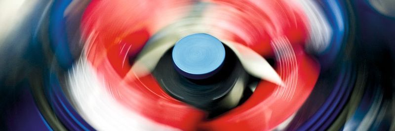 Antriebe für Zentrifugen in Laboren müssen kompakt und leistungsfähig sein. A-Drive konfiguriert gemeinsam mit den Herstellern die passenden Komponenten.