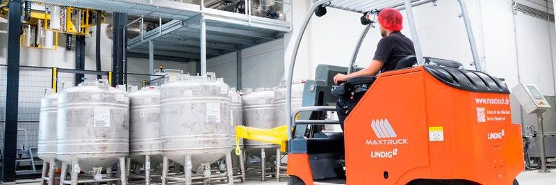 Der „MaxTruck 2T“ wird vom finnischen Gabelstaplerhersteller Maxtruck AB in Frösön hergestellt.