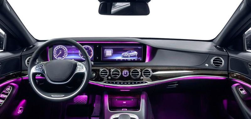 Interior-Beleuchtung: Im Innenraum eines Kfz sind immer häufiger Multifunktions-LEDs gefragt.