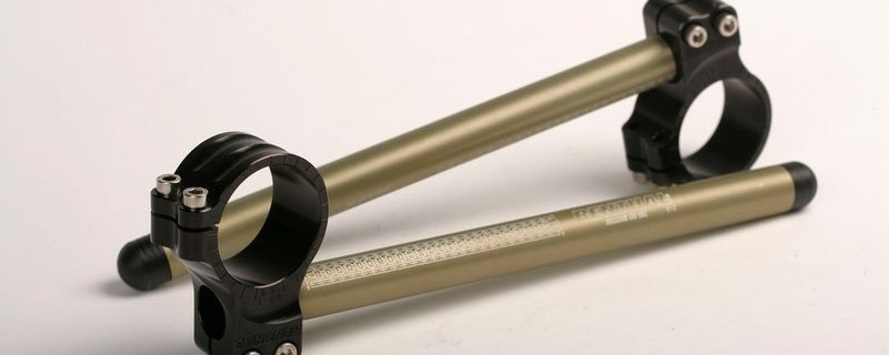 Die Renthal Ltd. ruft Clip-On-Lenkstangen der ersten und zweiten Generation zurück.