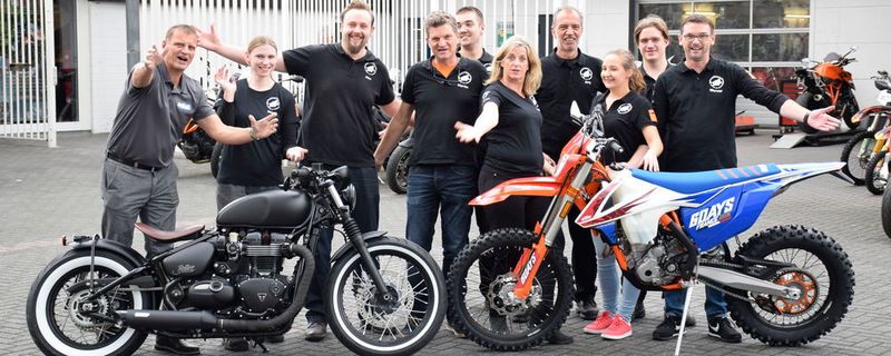 Das Team von Motorrad Lörper ist für jeden Spaß zu haben.