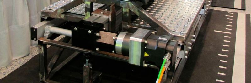 Einstellbare Industriestoßdämpfer des Typs MA64150EUM aus der MAGNUM-Familie von ACE sorgen für das sichere Abbremsen der bewegten Masse auf dem Sitz und für den Schutz der gesamten Schlittenkonstruktion