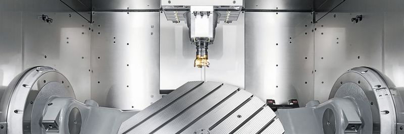 Der Arbeitsraum der C 650 mit dem Schwenkrundtisch Ø 900 x 750.