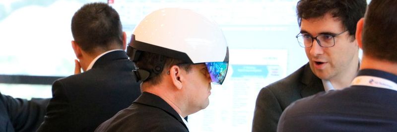 Der PLM-Lebensszyklus arbeitet auch mit neuartiken Technologien wie Augmented Reality ...