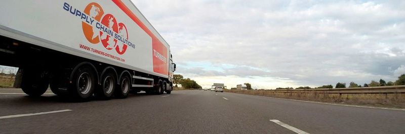 Der Online-Handel boomt, immer mehr wird via Internet bestellt und konsumiert. Für die Logistik ist das das erhebliche Herausforderung.