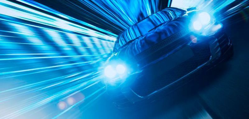 Licht spielt in Fahrzeugen eine wesentliche Rolle. Bei den künftig autonom fahrenden Fahrzeugen wird das Thema Sicherheit noch weiter in den Vordergrund gerückt.