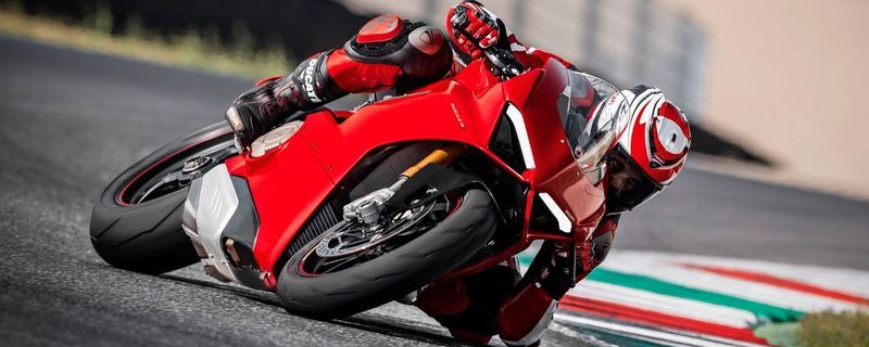 Mit dem Superbike Panigale V4 will Ducati zur Saison 2018 ein technisches und optisches Highlight setzen.