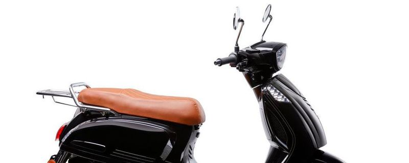 Optisch erinnert der E-Scooter Vionis an eine Vespa.
