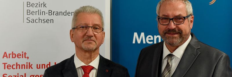Die Gastgeber der Fachtagung Arbeitswelten 4.0: Olivier Höbel, Bezirksleiter der IG Metall Berlin-Brandenburg-Sachsen (li.), und Reinhard Pätz, Geschäftsführer des VDMA Ost