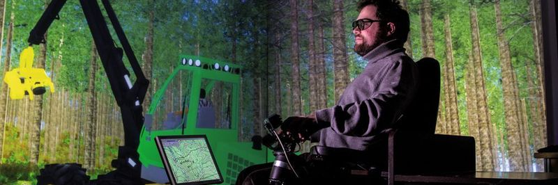 Der Experimentierbare Digitale Zwilling (EDZ) der Forstmaschine interagiert mit den EDZ der digitalisierten Umgebung – bestehend aus Bäumen, Maschinen, Waldarbeitern. Unterschiedliche Einsatzszenarien können so vollumfänglich getestet werden.