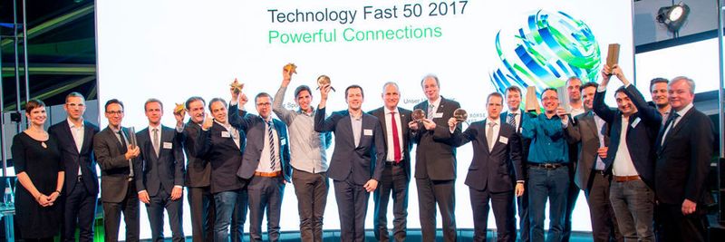 Alle Preisträger des „Technology Fast 50 Award“ auf der Bühne