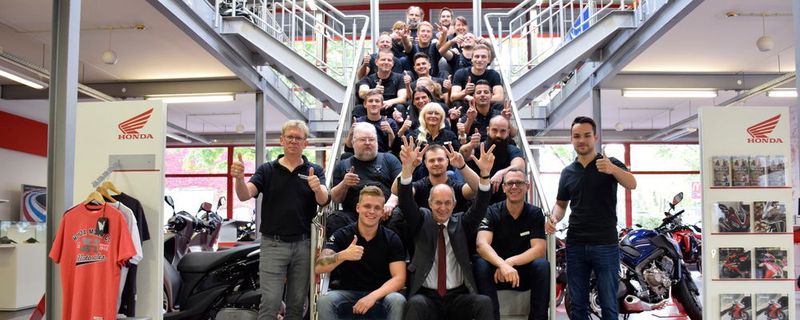 Das Team vom Motorradhaus Stute Hengst in Köln begrüßte im Oktober die Jury des Awards „Motorradhändler des Jahres“.
