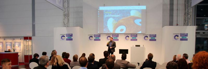 Holger Ahrens referiert auf dem Gruppentreffen der Xing Ambassador Group Medizintechnik über die Dos and Don`ts in sozialen Medien.