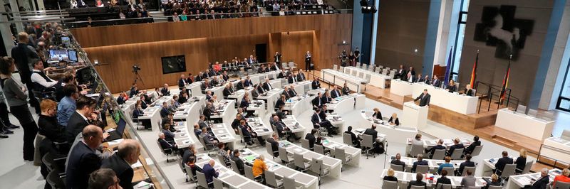 Der neue und alte Ministerpräsident des Landes Niedersachsen, Stephan Weil, bei seiner Regierungserklärung