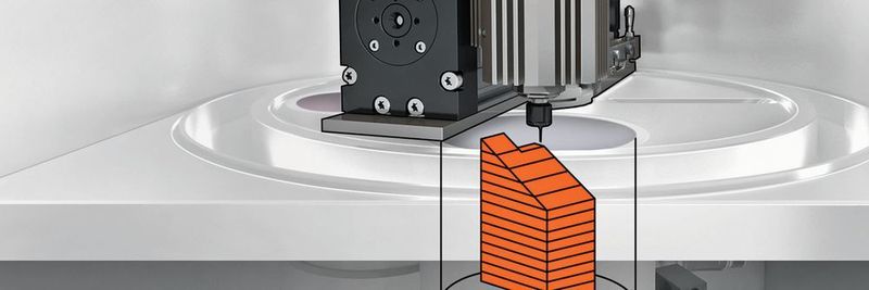 Die Hybridmaschine Creator hybrid von OR Laser druckt im SLM-Verfahren und geht dann über zum Fräsen. Der Fräskopf kann sogar innen liegende Konturen, Unterschnitte und Kühlkanäle bearbeiten.
